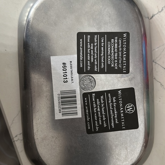 Wilton Armetale Bread tray - Picture 6 of 6